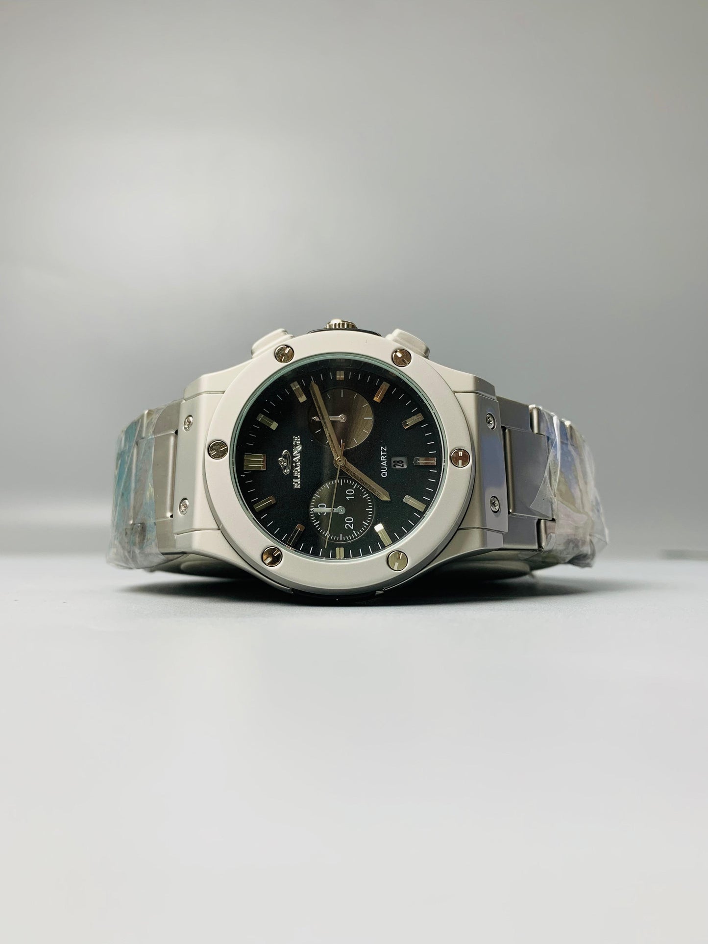 Elegance watch Light Gray And Black Dial Date Adjust