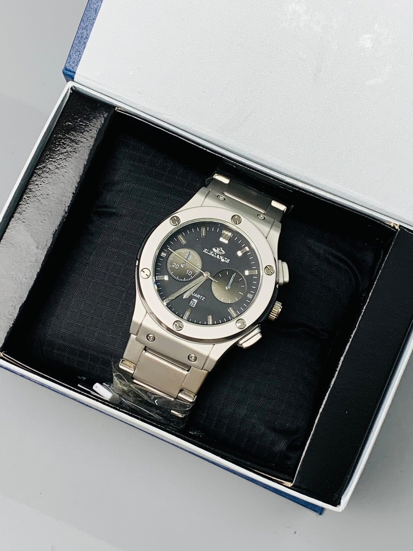 Elegance watch Light Gray And Black Dial Date Adjust