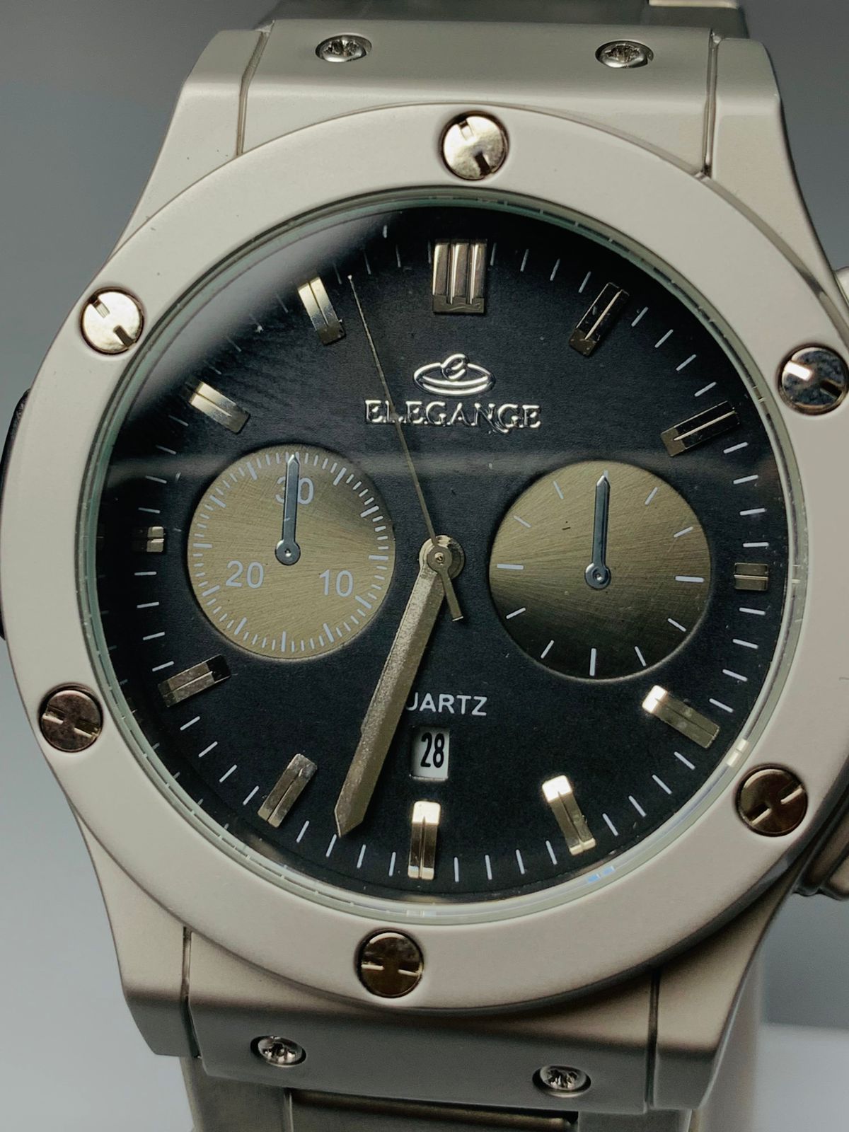 Elegance watch Light Gray And Black Dial Date Adjust