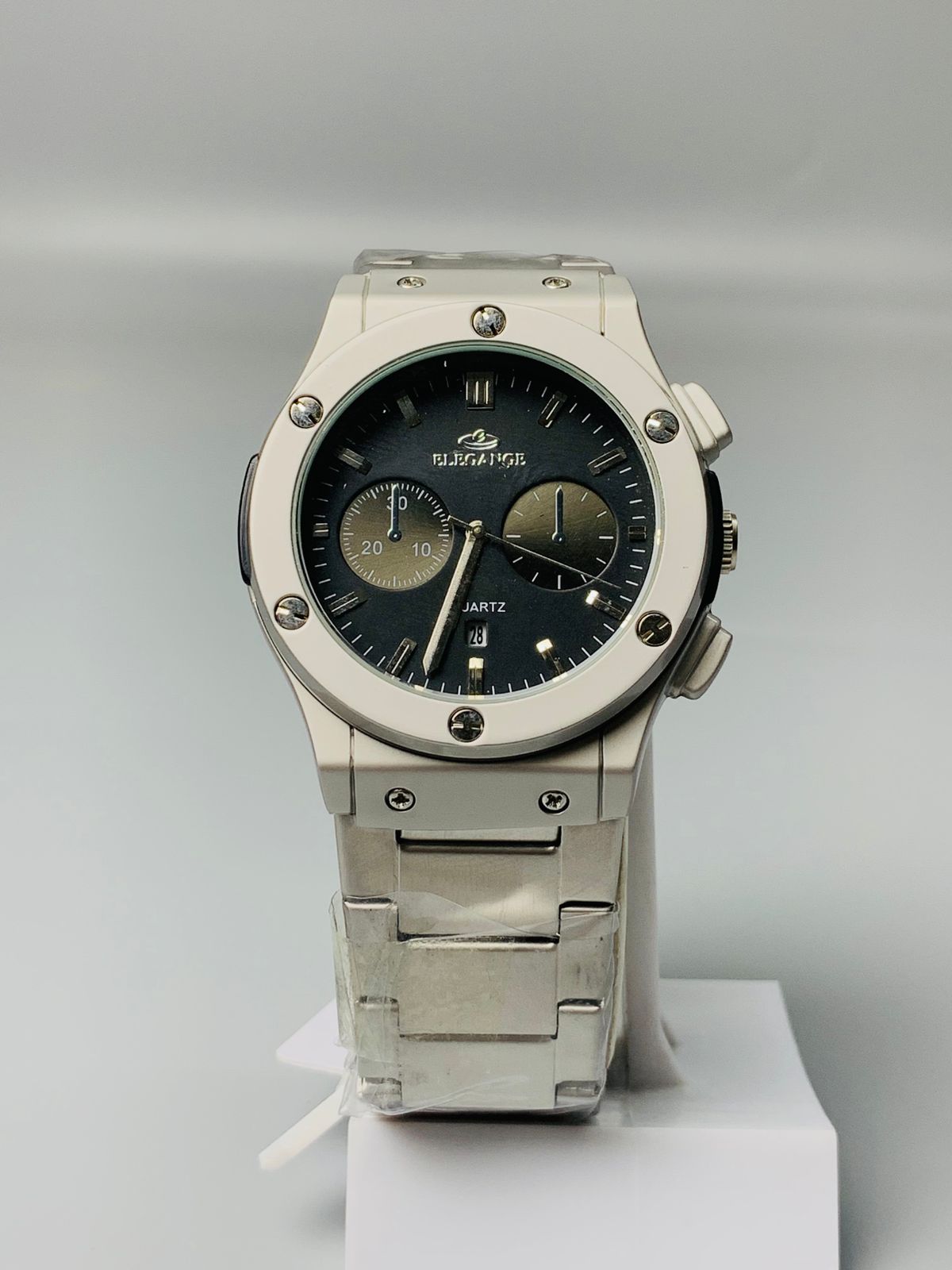 Elegance watch Light Gray And Black Dial Date Adjust