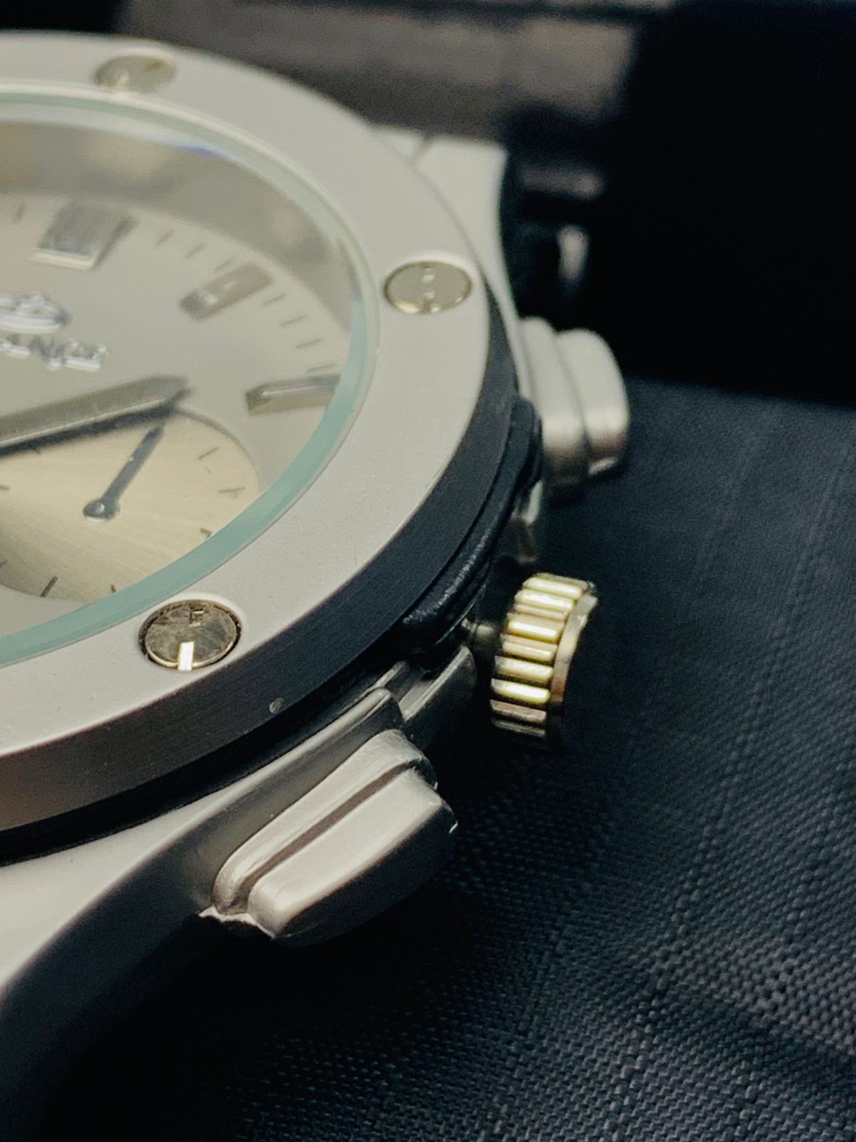 Elegance watch Light Gray Date Adjust