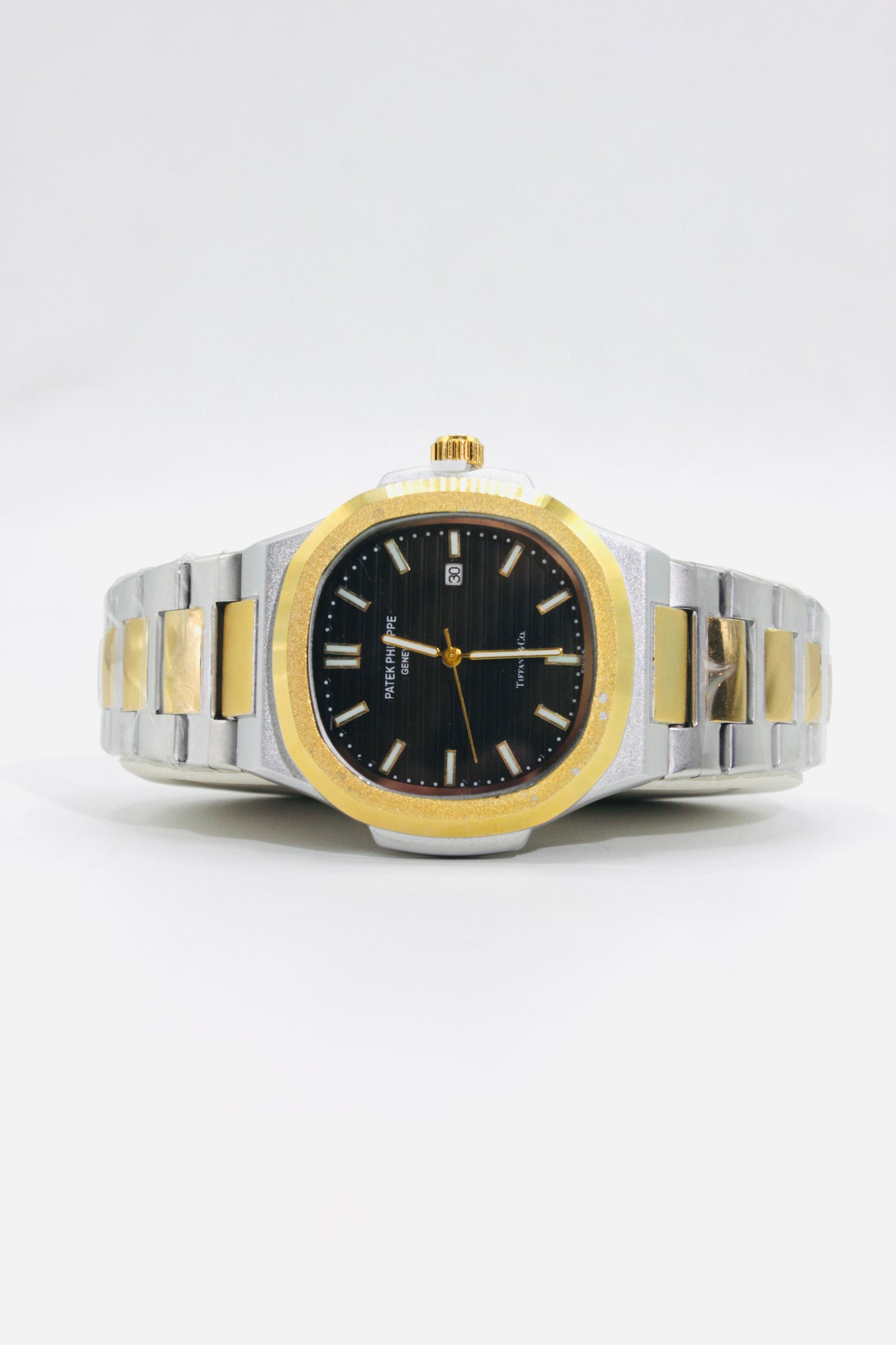 Patek Philippe Nautilus Style Men’s Quartz Watch – Two-Tone Gold & Silver with Black Dial